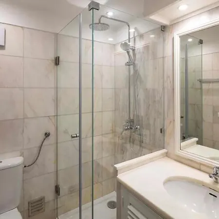 Sleeps 6 Pool Air Con Wifi וילה *