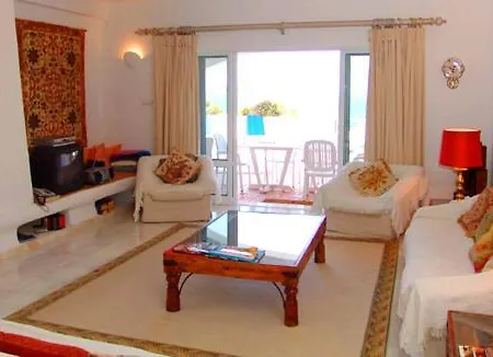Sleeps 6 Pool Air Con Wifi *