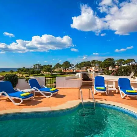Sleeps 6 Pool Air Con Wifi