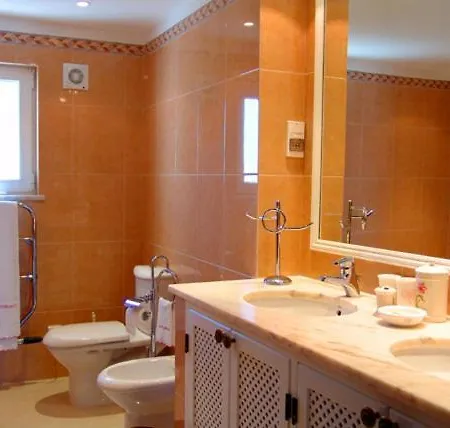 Sleeps 6 Pool Air Con Wifi 빌라 발도로보